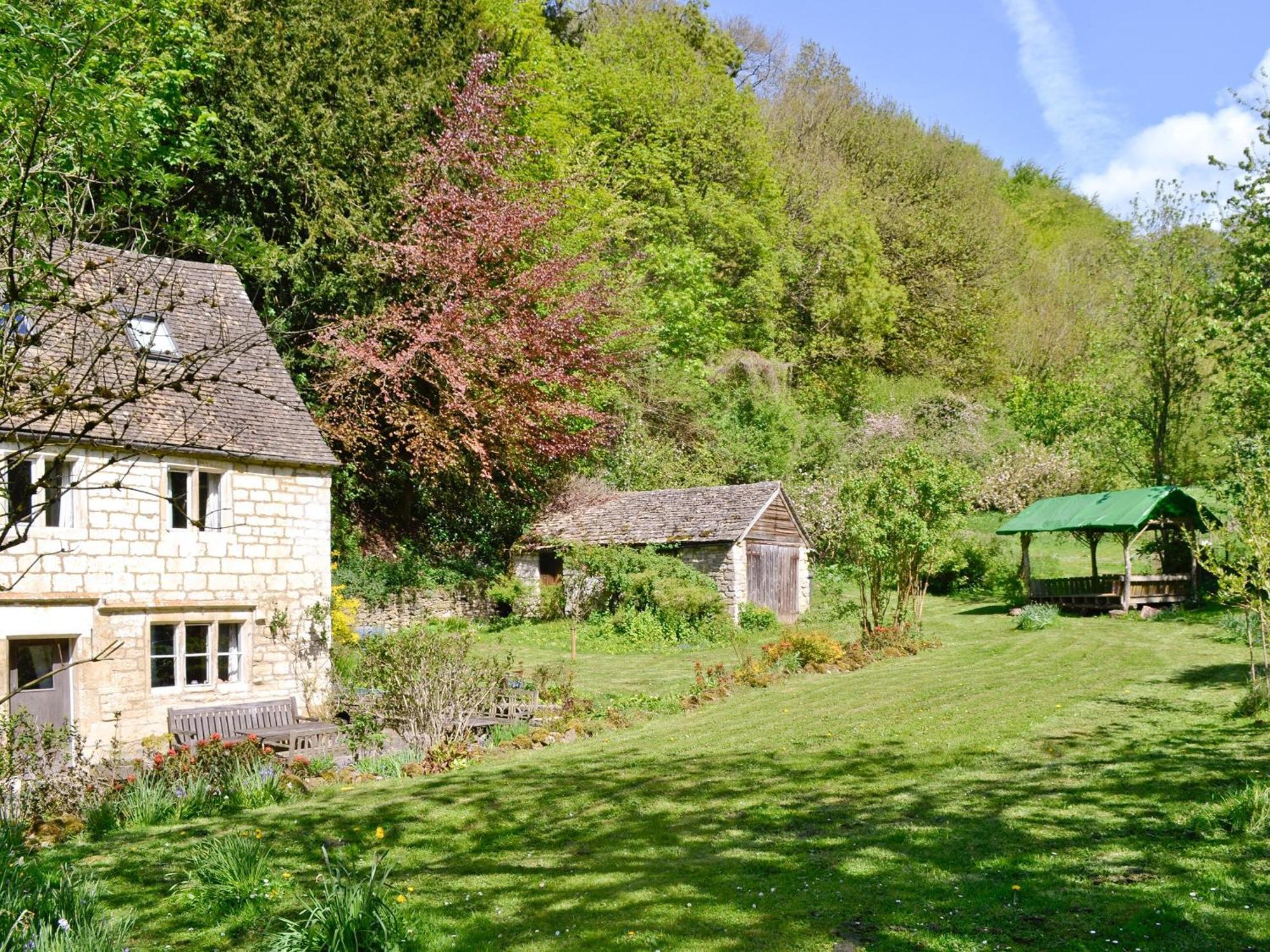 Driftcombe Farmhouse Bisley  Extérieur photo